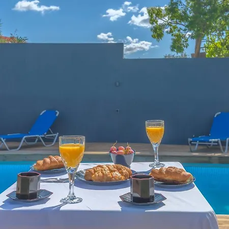 Private Pool Ggki Villa Skepasti